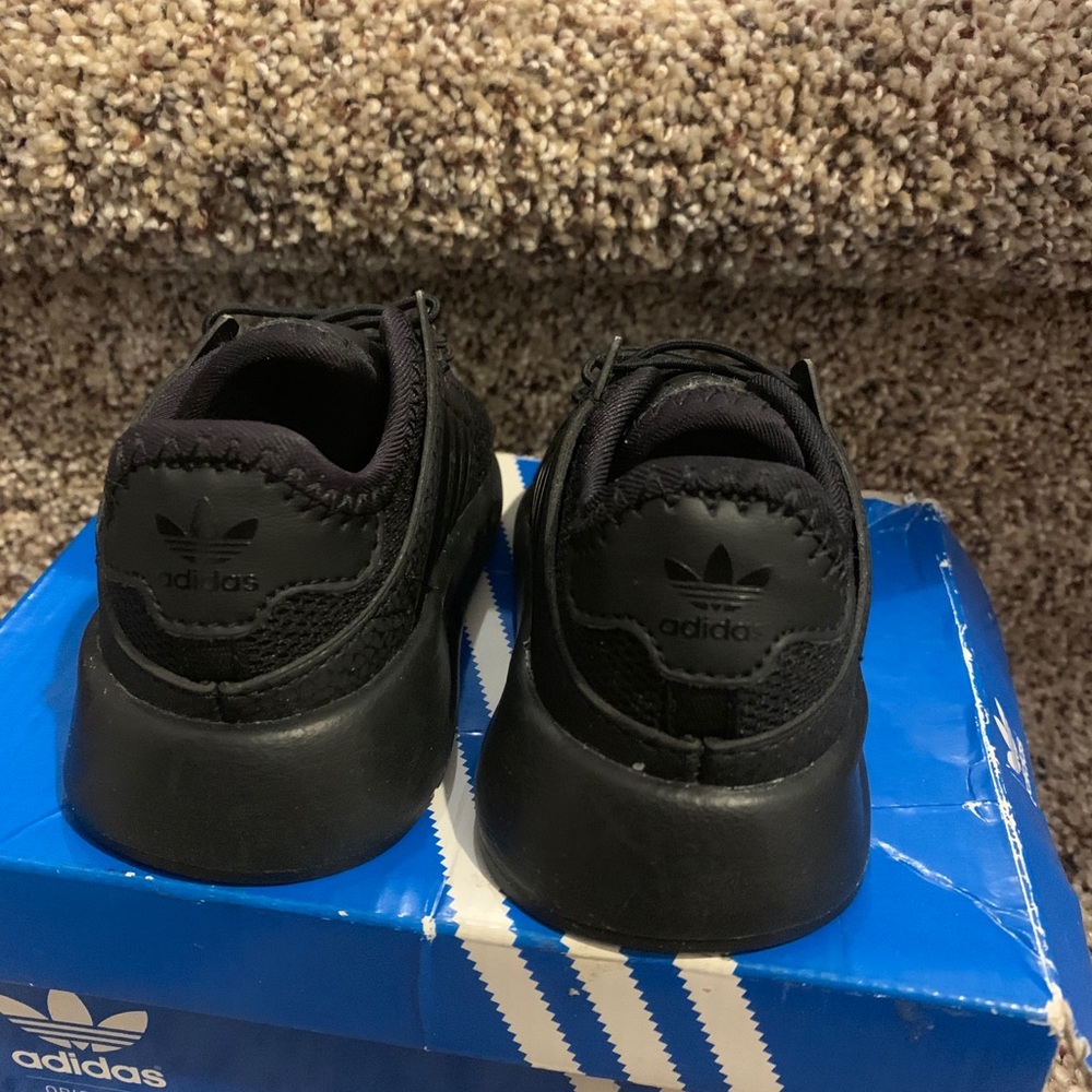Adidas - Picture 2 of 3